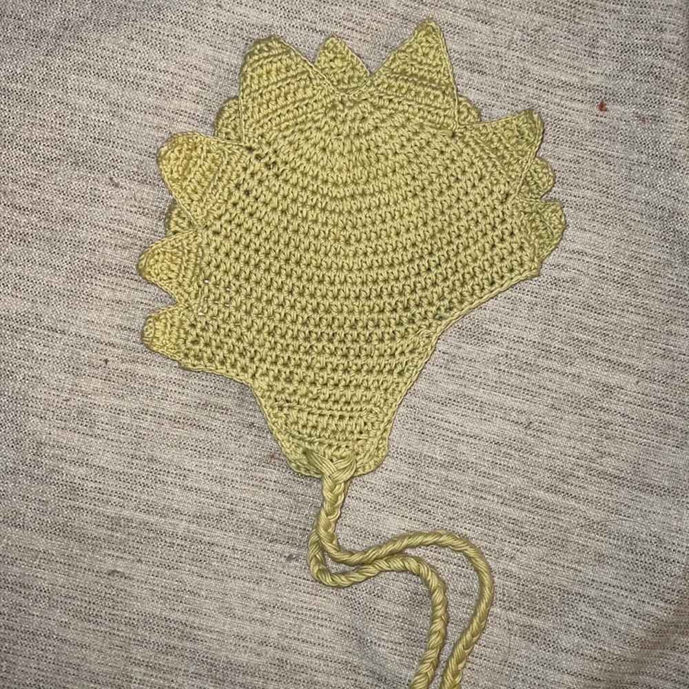 New with out tags crochet dinosaur hat